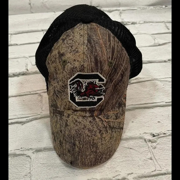 Carolina Gamecocks Camouflage/Black Mesh SnapBack Hat - Picture 1 of 3